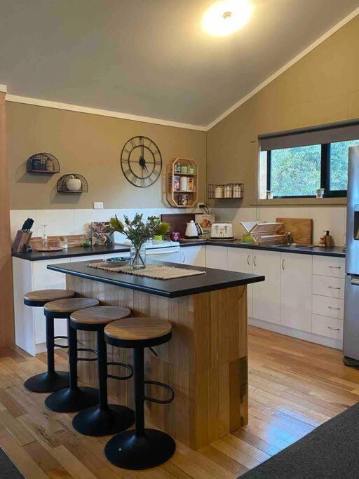 Great Lakes Wilderness Three Bedroom Home Miena Ngoại thất bức ảnh